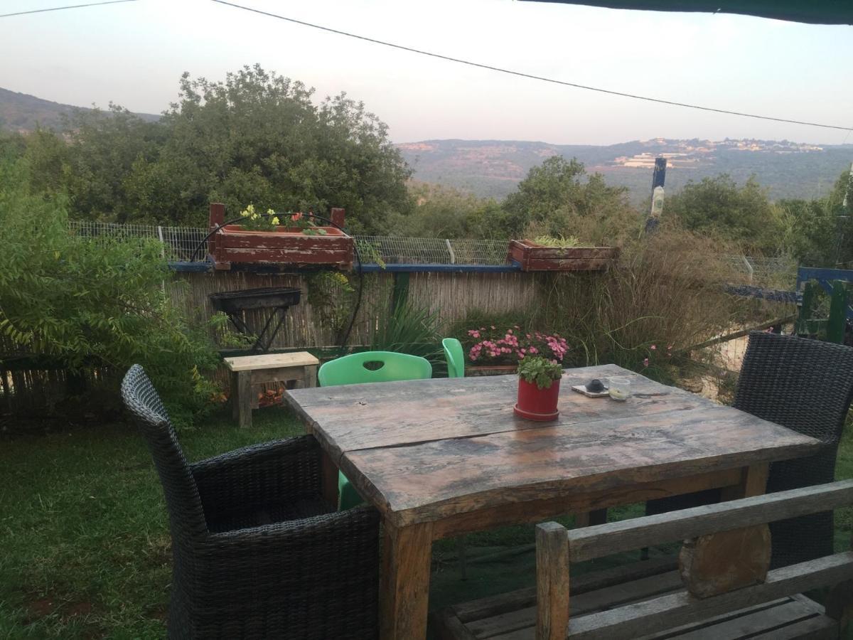 Shir Hachoresh Shomera Buitenkant foto